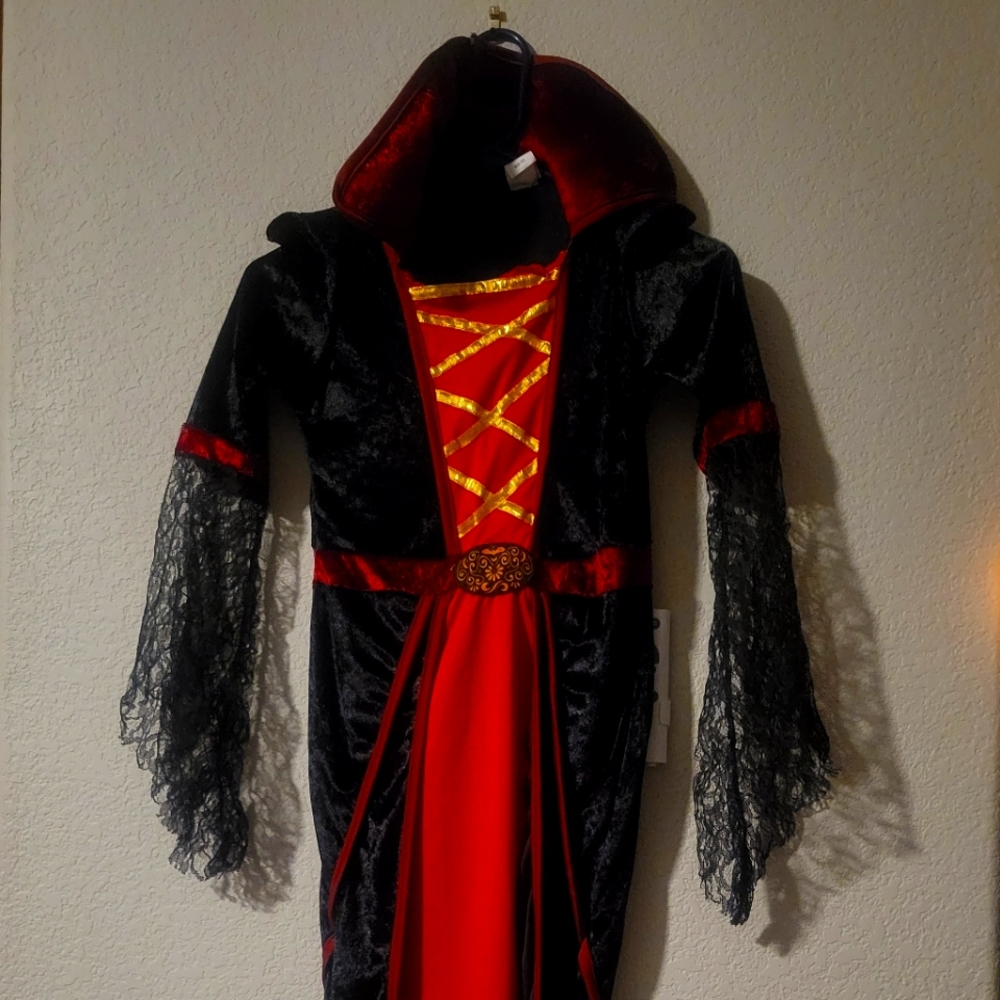 Kids size 8-10 Vampire costume